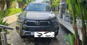 New Toyota Hilux 2022 Gray