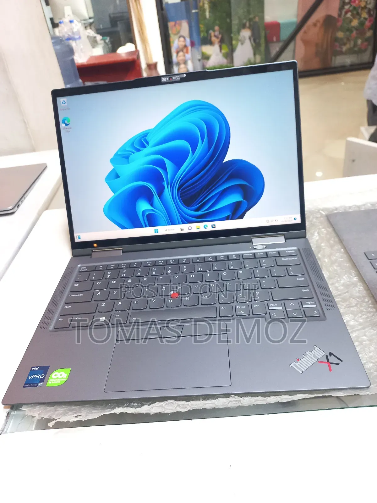 New Laptop Lenovo ThinkPad X1 Yoga Gen 8 32GB Intel Core I7 SSD 512GB