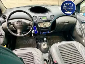 Toyota Yaris 2004 Gray