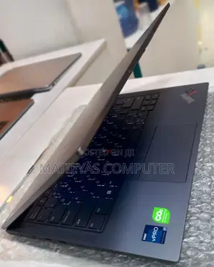 Photo - New Laptop Lenovo ThinkPad Yoga 32GB Intel Core I7 SSD 512GB