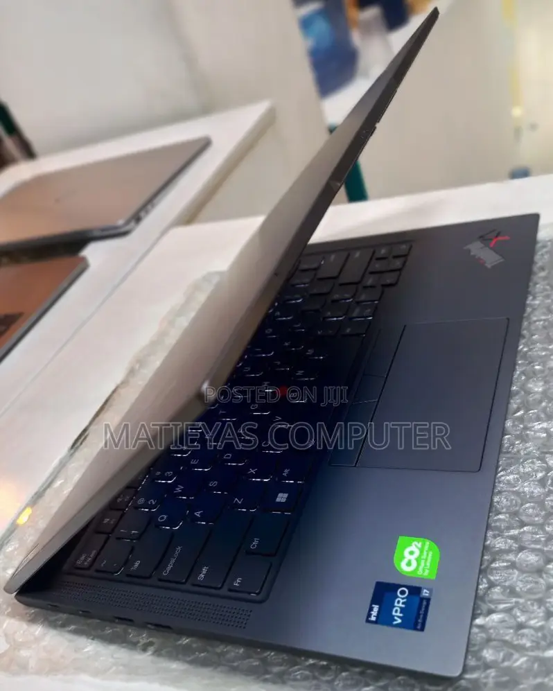 New Laptop Lenovo ThinkPad Yoga 32GB Intel Core I7 SSD 512GB