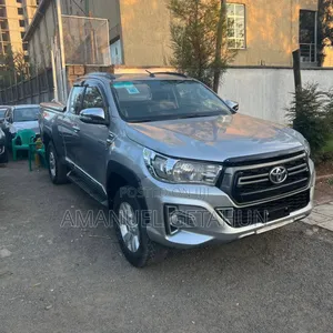Toyota Hilux 2019 Gray