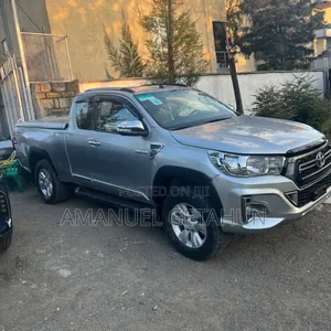 Toyota Hilux 2019 Gray