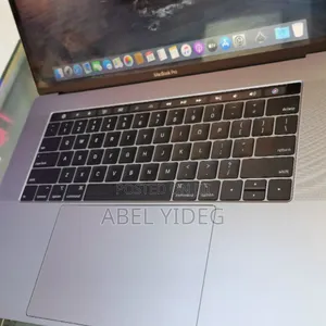 New Laptop Apple MacBook Pro 2018 16GB Intel Core I7 SSD 512GB