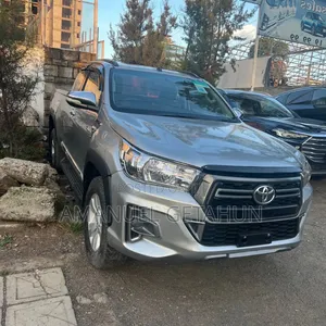 Toyota Hilux 2019 Gray