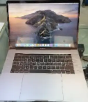 New Laptop Apple MacBook 2018 16GB Intel Core I7 SSD 512GB