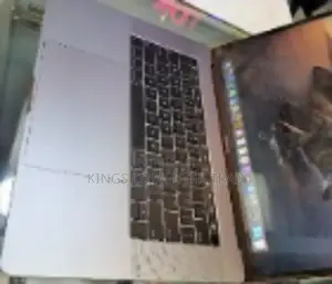 New Laptop Apple MacBook 2018 16GB Intel Core I7 SSD 512GB