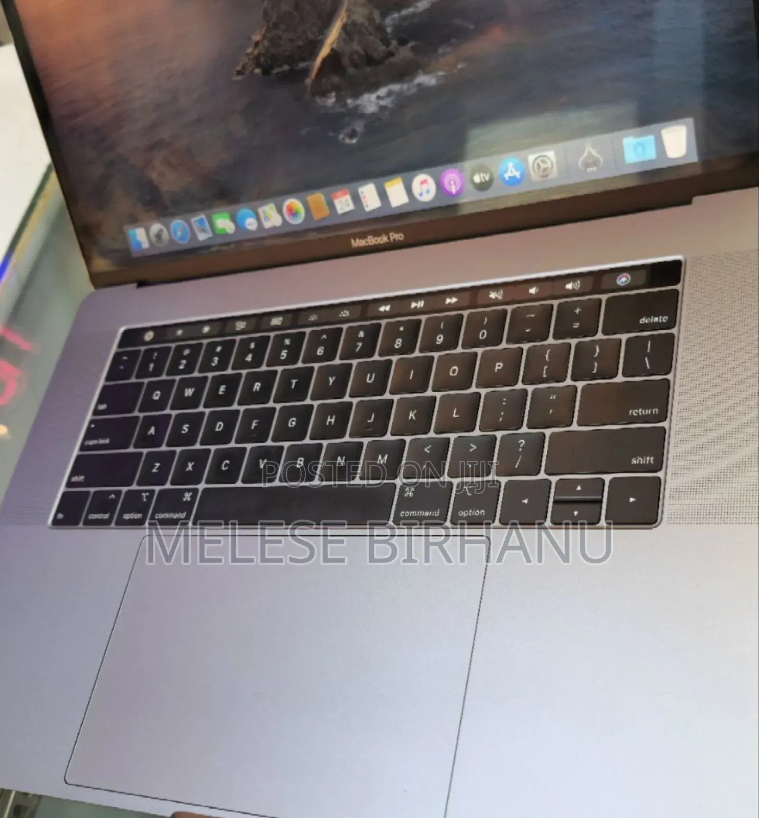 New Laptop Apple MacBook Pro 2018 16GB Intel Core I7 SSD 512GB