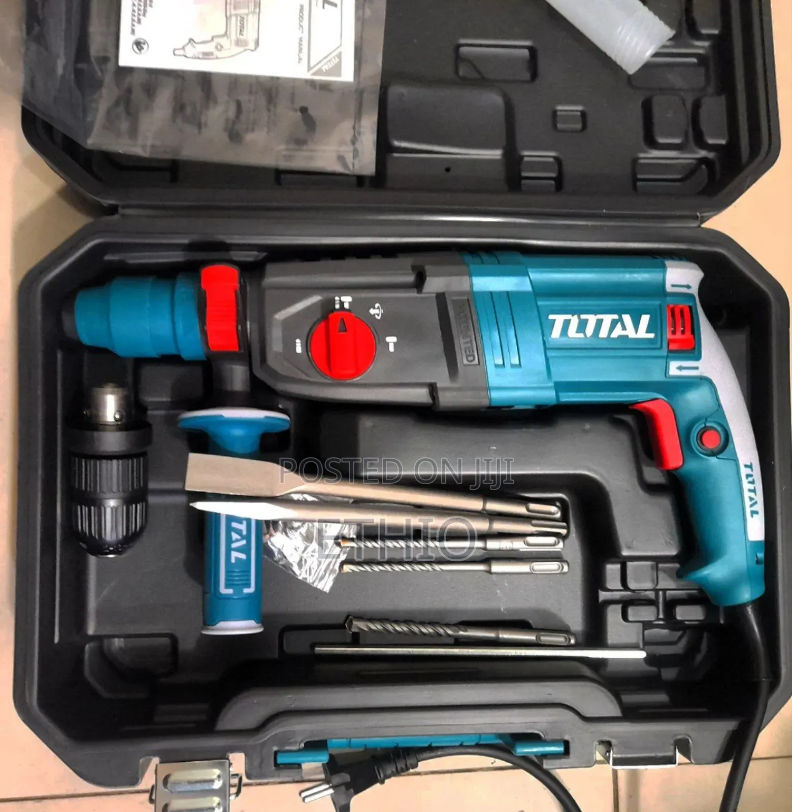 Total 950W Rotary Hammer Drill