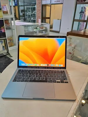 Photo - New Laptop Apple MacBook Pro M1 8GB Apple M1 Pro SSD 256GB