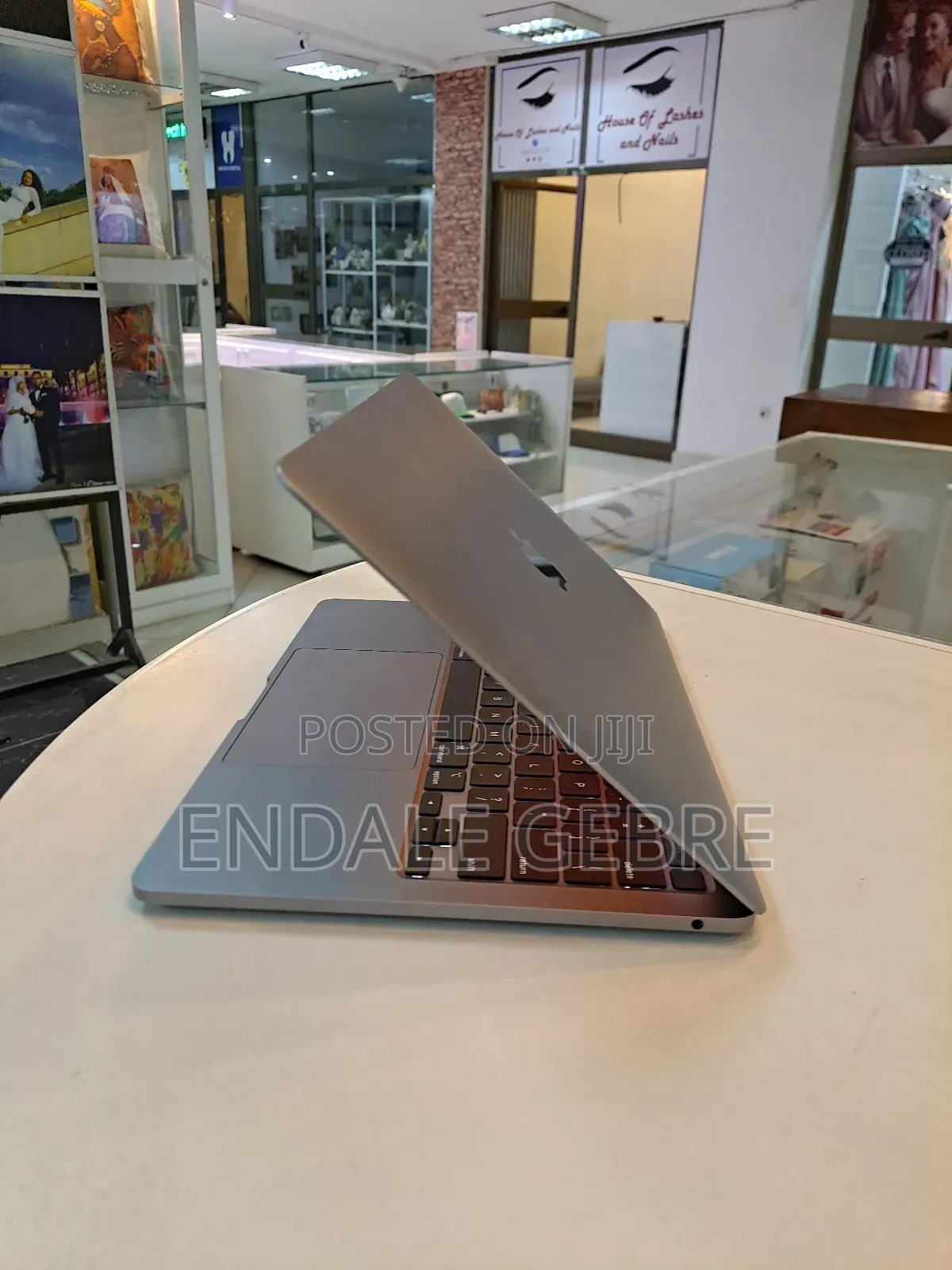 New Laptop Apple MacBook Pro M1 8GB Apple M1 Pro SSD 256GB