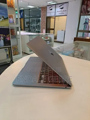 New Laptop Apple MacBook Pro M1 8GB Apple M1 Pro SSD 256GB