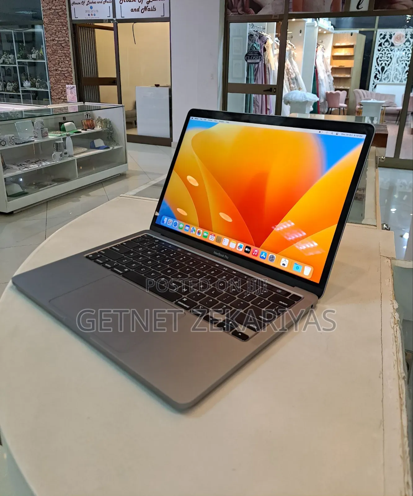 New Laptop Apple MacBook Pro 2020 M1 8GB Intel Core I3 SSD 256GB