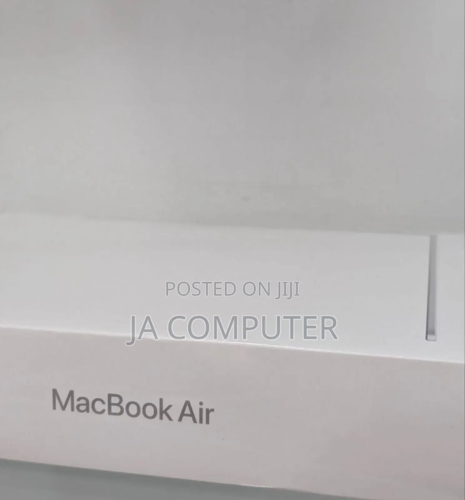 New Laptop Apple MacBook Air 2022 M2 8GB Apple M2 SSD 512GB