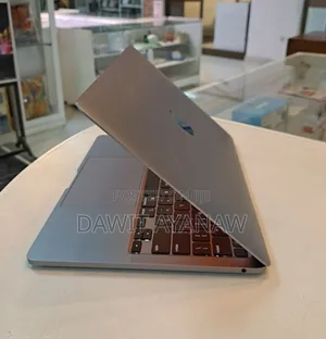 New Laptop Apple MacBook Pro M1 8GB Apple M1 Pro SSD 256GB