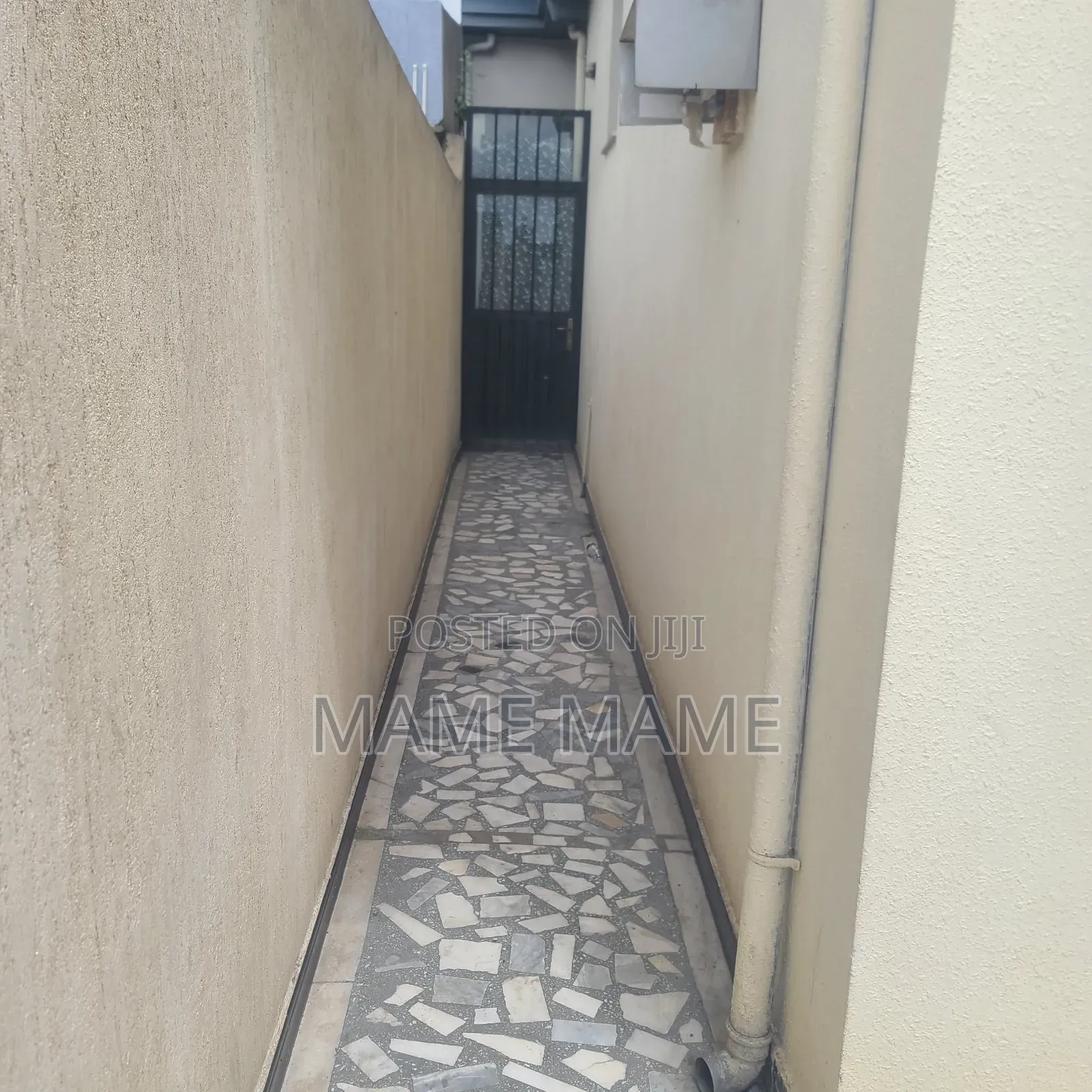 5bdrm Villa in Addis Abeba, Bole for rent