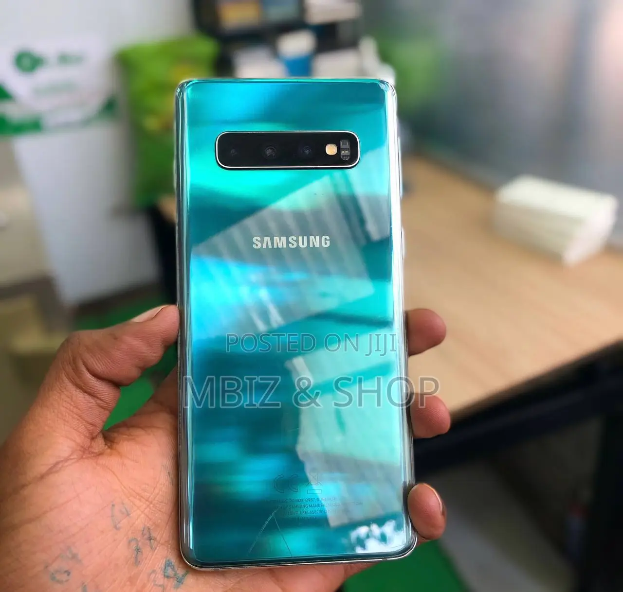 New Samsung Galaxy S10 128 GB Green