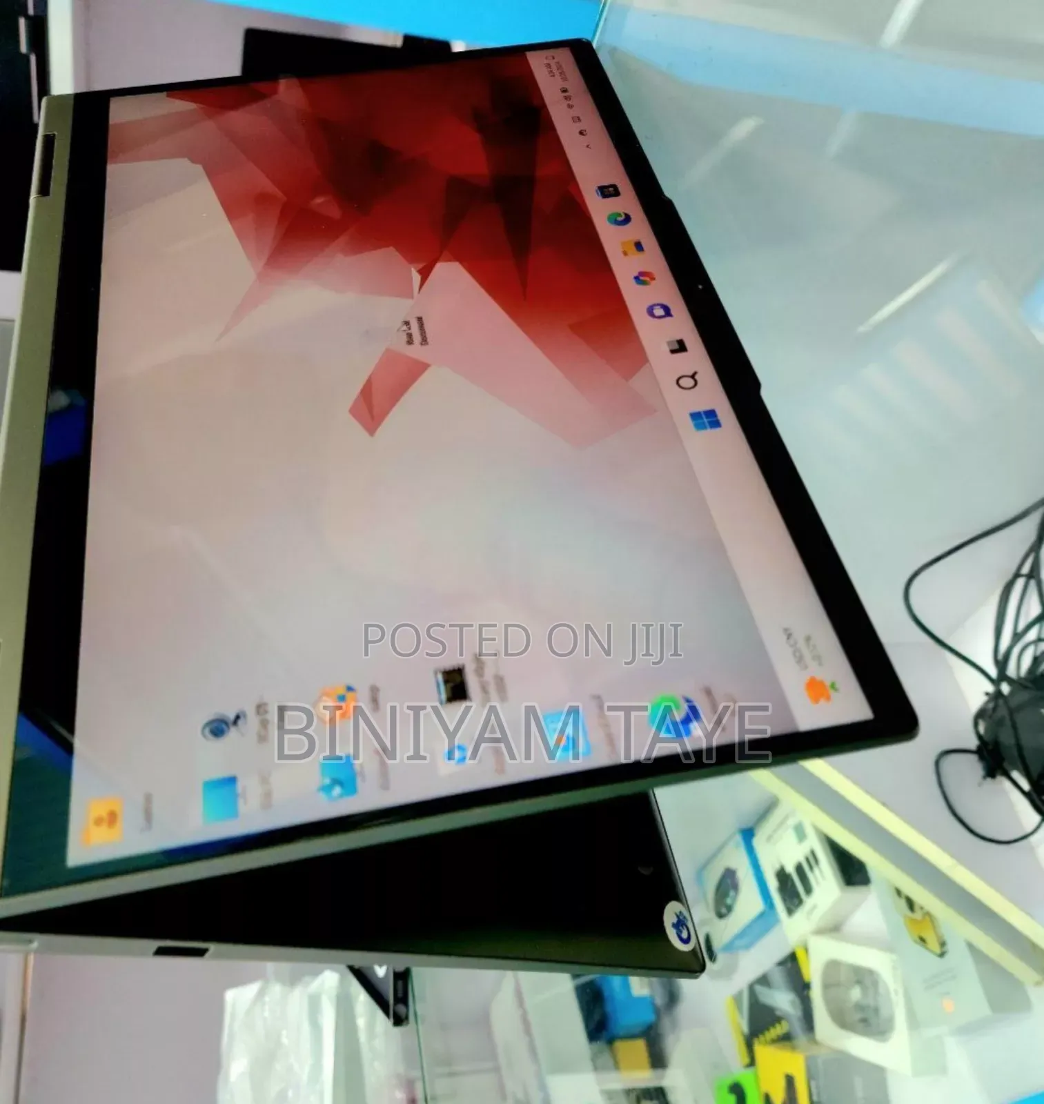 New Laptop Lenovo Yoga 730 12GB Intel Core I5 SSD 512GB