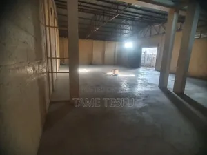 7bdrm House in Jakiros, Bole for rent