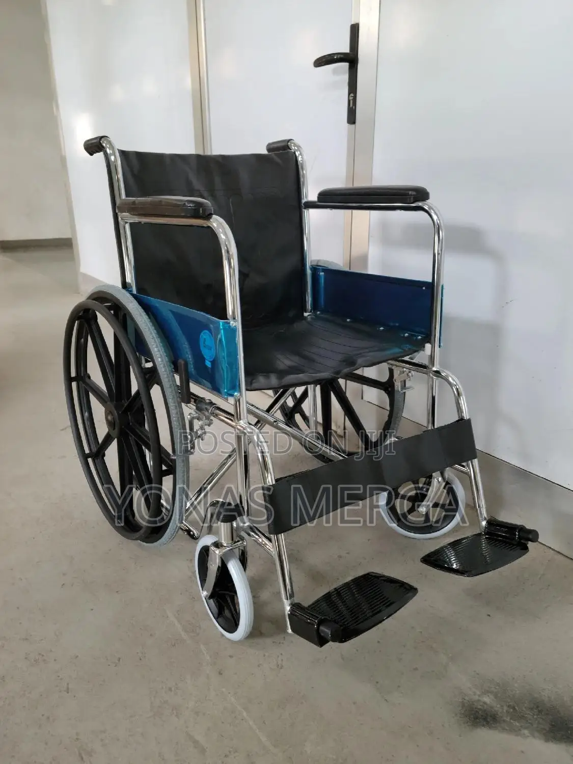 Imported Wheelchair፪1wheelchair Essential Medi Cares Private