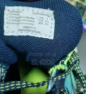 ATHLETIC SHOES Size 37.5