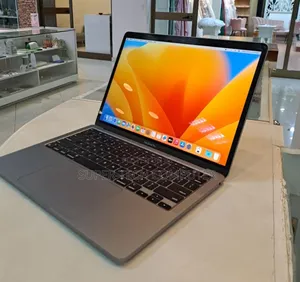 New Laptop Apple MacBook Pro 2020 M1 8GB Apple M1 SSD 256GB