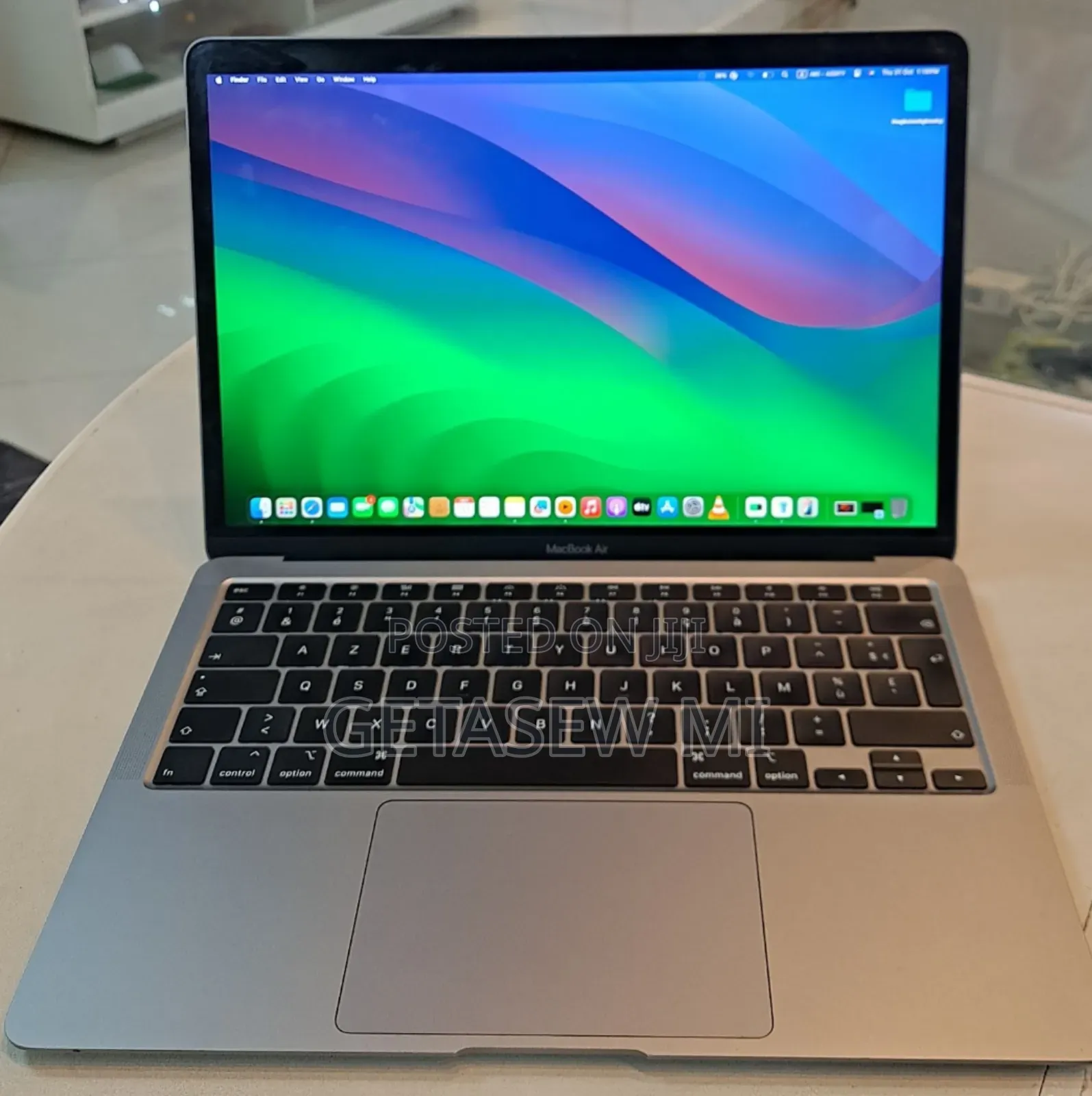 New Laptop Apple MacBook 2020 8GB Intel Core I5 SSD 256GB