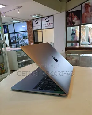 Photo - New Laptop Apple MacBook Air 2020 8GB Intel Core I5 SSD 256GB