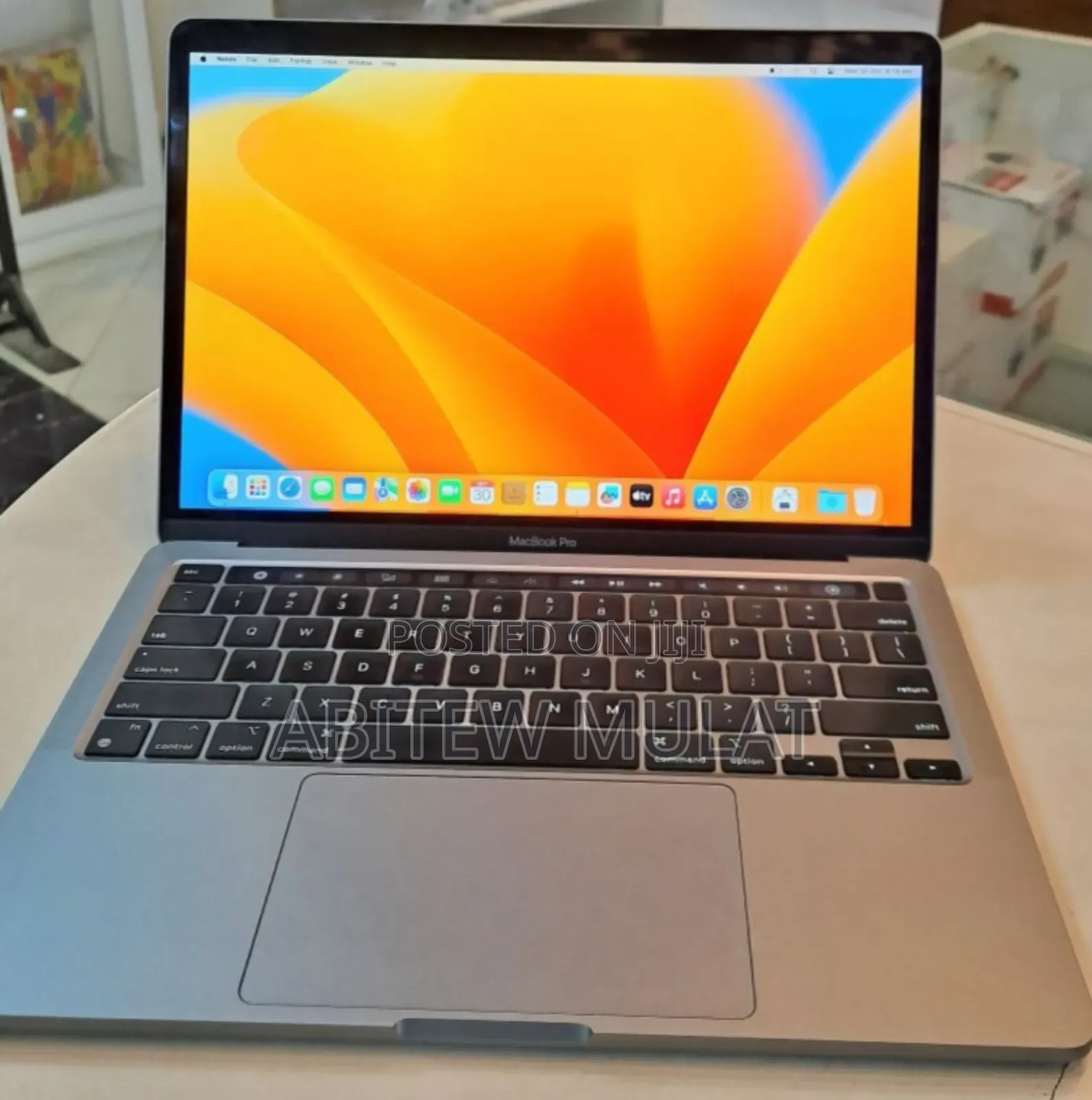 New Laptop Apple MacBook Pro 2020 M1 8GB Apple M1 SSD 256GB