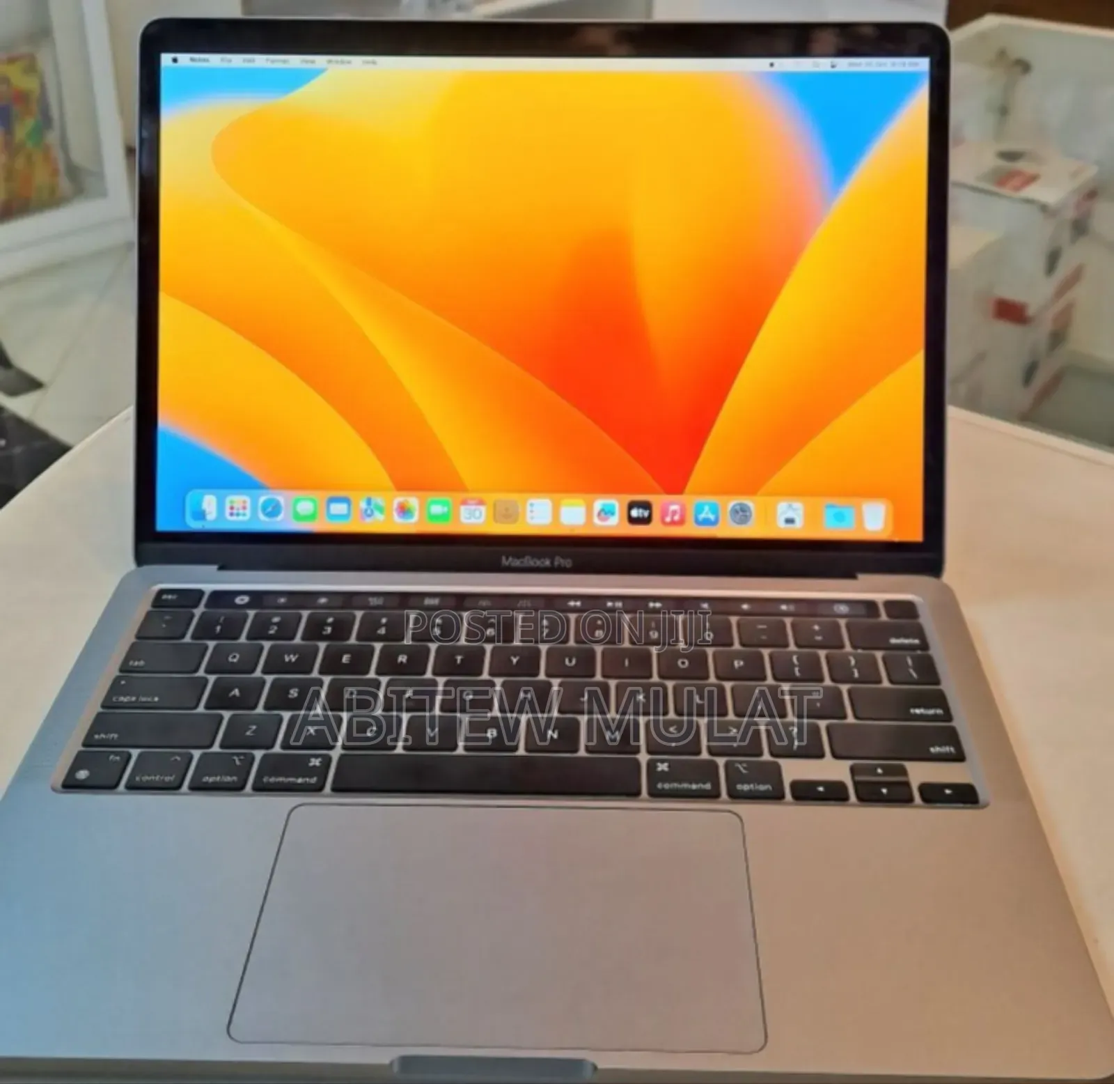New Laptop Apple MacBook Pro 2020 M1 8GB Apple M1 SSD 256GB