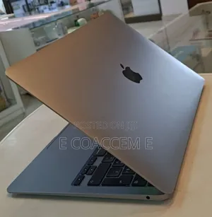 New Laptop Apple MacBook 8GB Intel Core I5 SSD 256GB