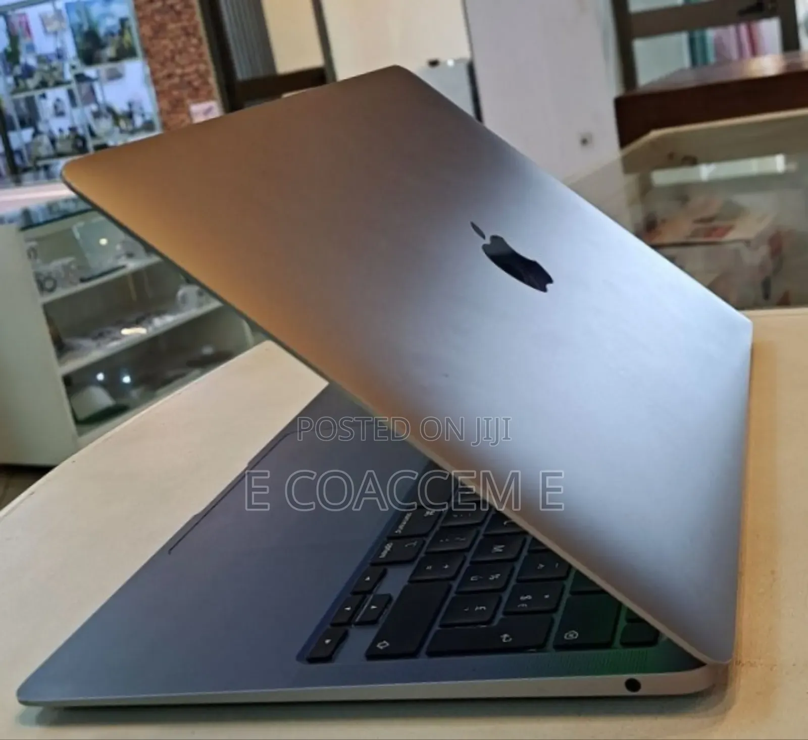 New Laptop Apple MacBook 8GB Intel Core I5 SSD 256GB