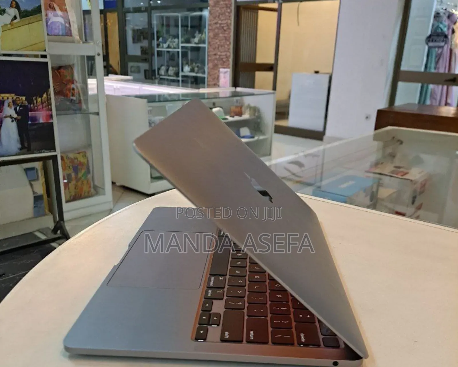 New Laptop Apple MacBook Pro M1 8GB Apple M1 SSD 256GB