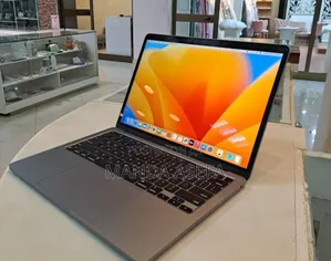 New Laptop Apple MacBook Pro M1 8GB Apple M1 SSD 256GB