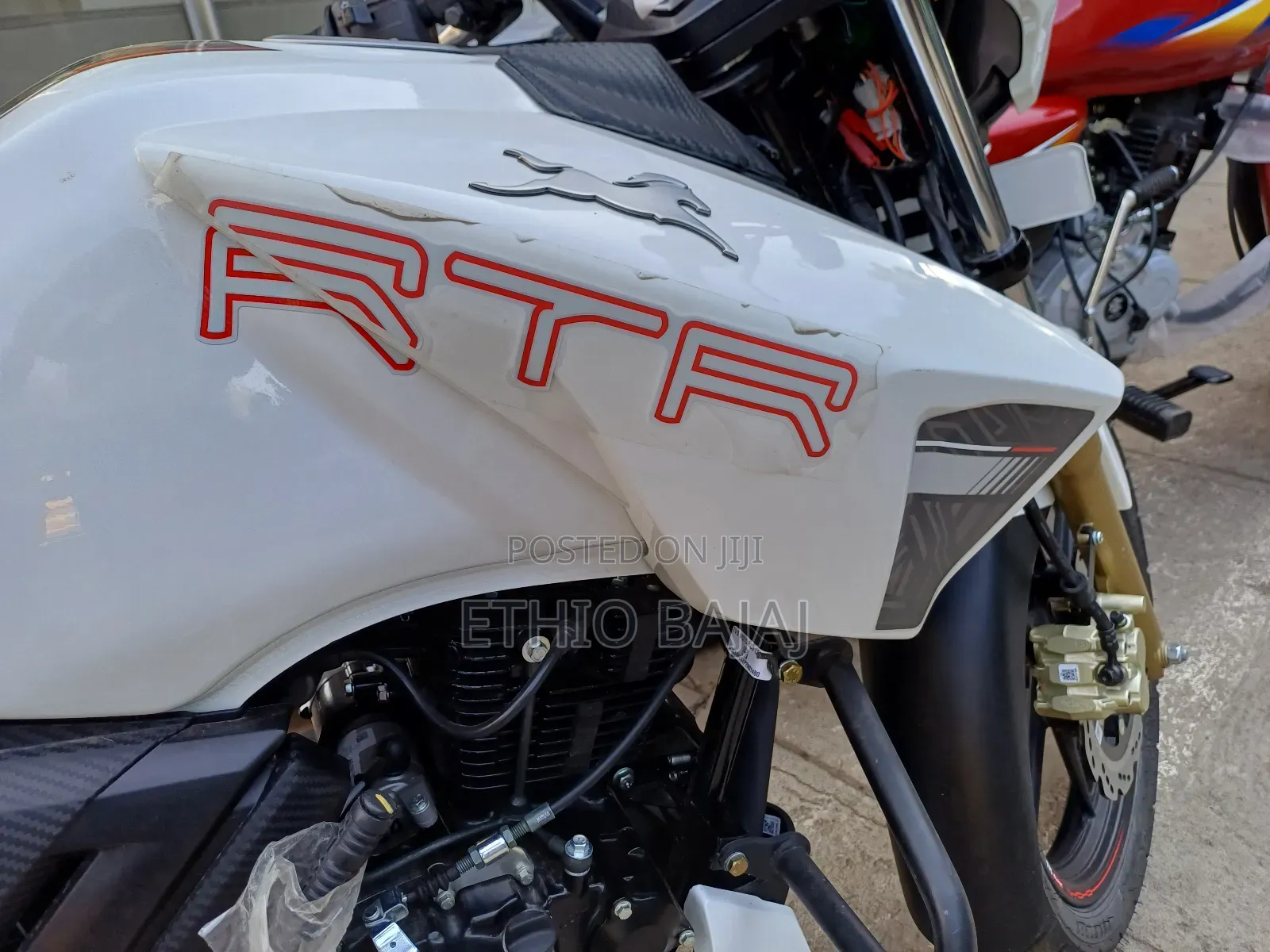 New TVS Apache 180 RTR 2024 White