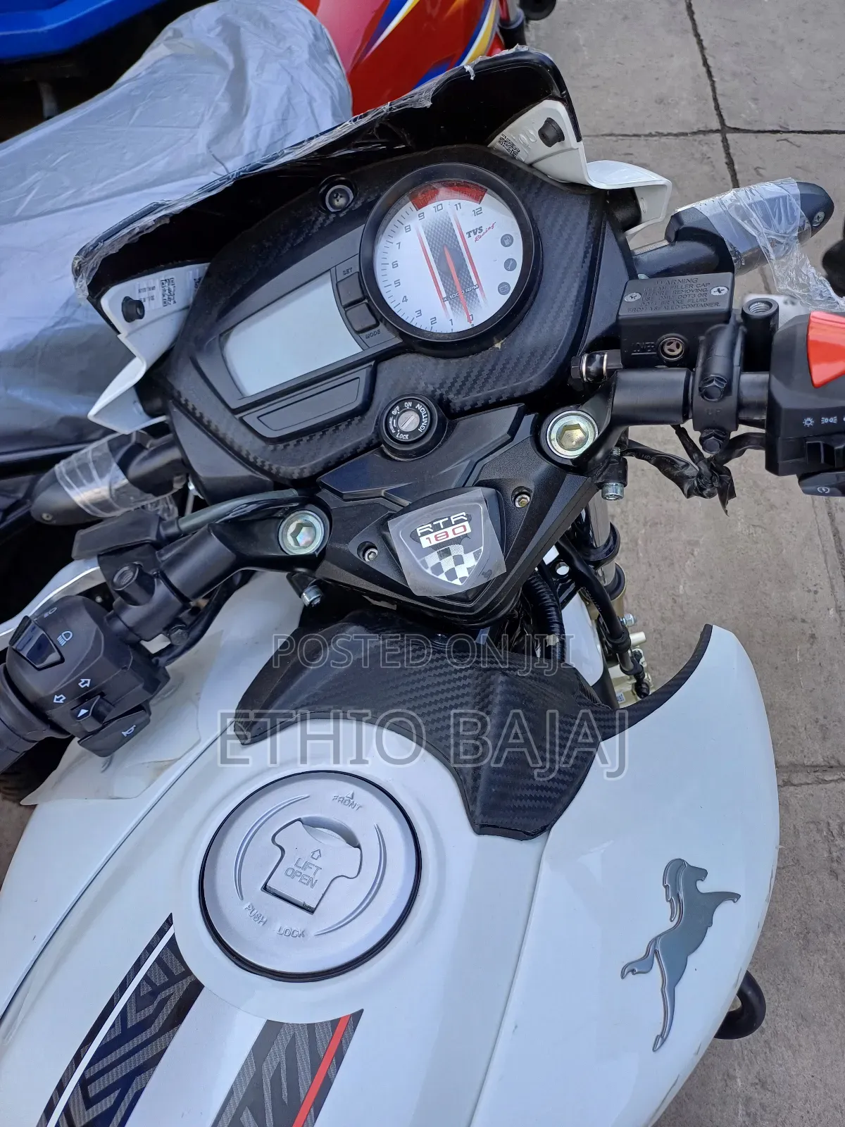 New TVS Apache 180 RTR 2024 White