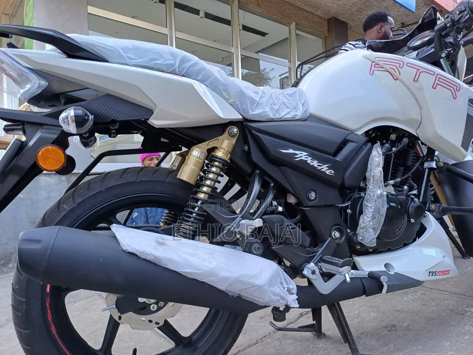 New TVS Apache 180 RTR 2024 White