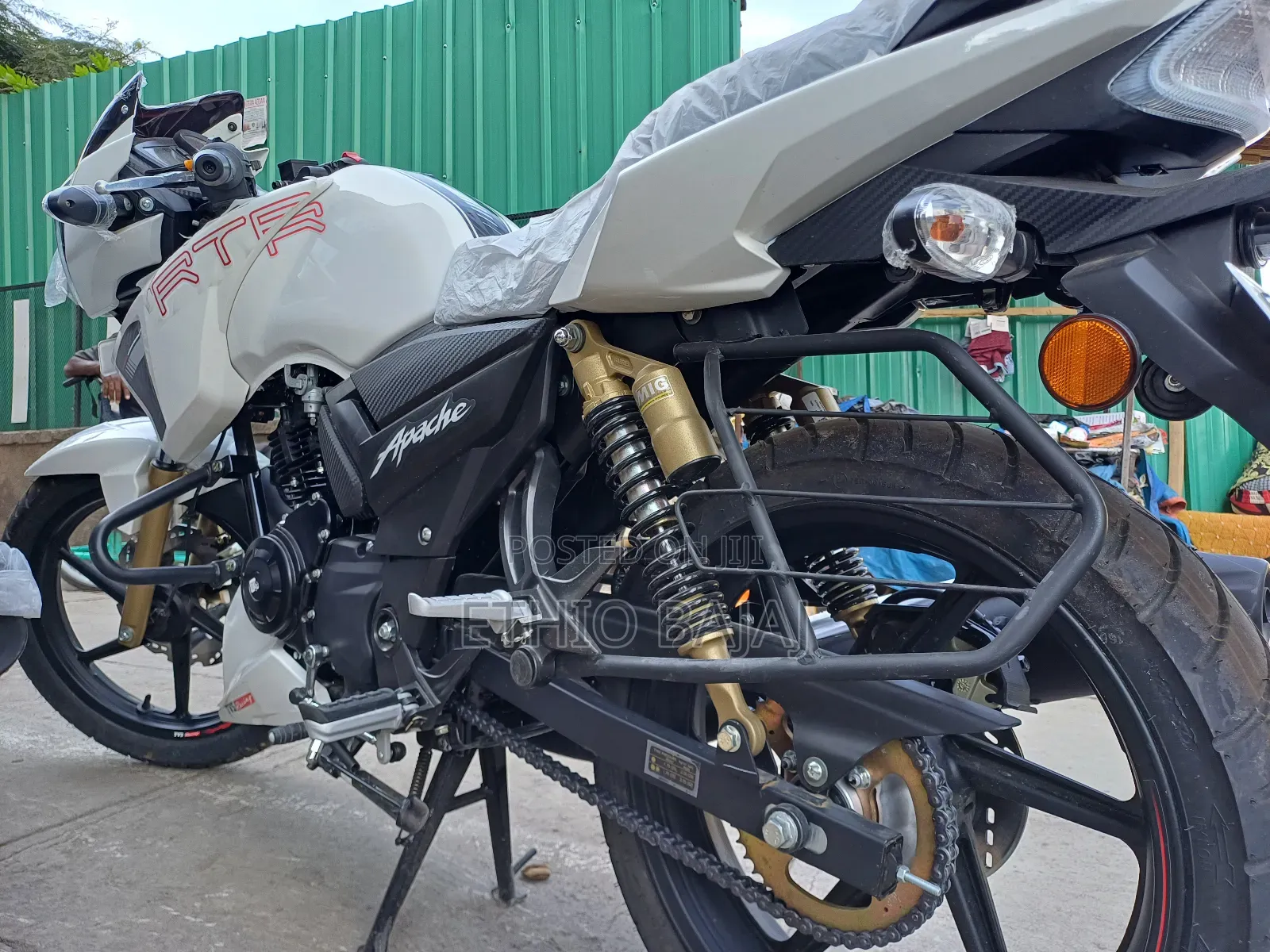 New TVS Apache 180 RTR 2024 White