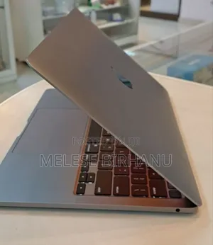 New Laptop Apple MacBook Pro M1 8GB Apple M1 SSD 256GB