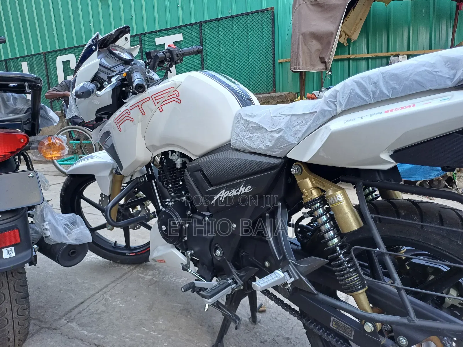 New TVS Apache 180 RTR 2024 White