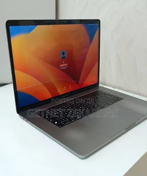 New Laptop Apple MacBook Pro 2017 16GB Intel Core I7 SSD 512GB