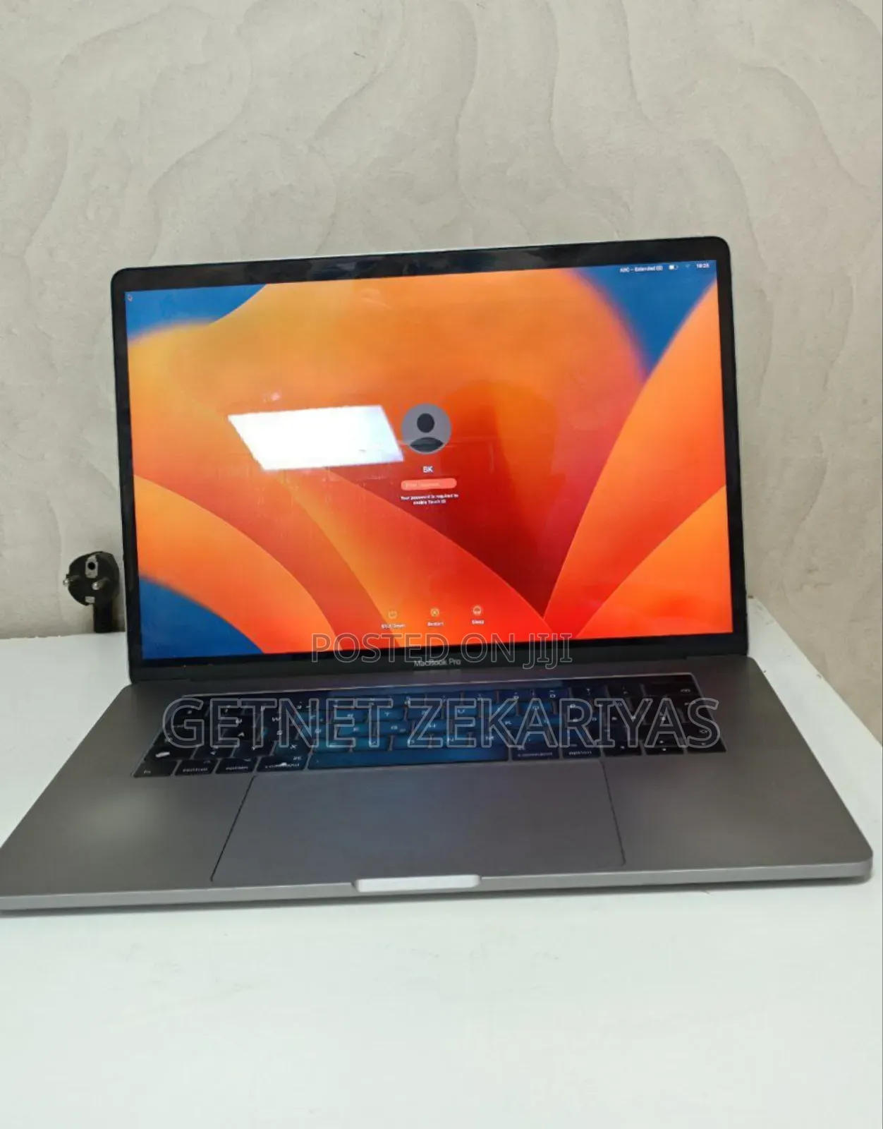 New Laptop Apple MacBook Pro 2017 16GB Intel Core I7 SSD 512GB