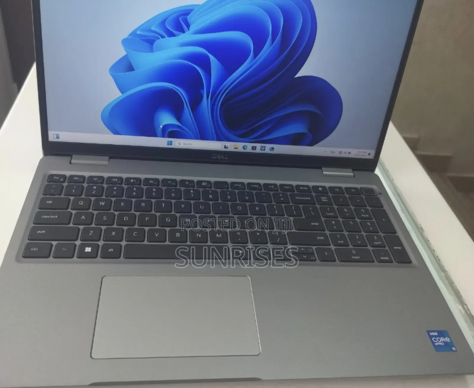 New Laptop Dell Latitude 5330 16GB Intel Core I5 SSD 256GB