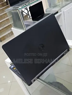 New Laptop Dell Precision 7720 16GB Intel Core I7 SSD 512GB