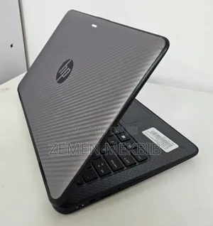 New Laptop HP 4GB Intel Xeon SSD 128GB