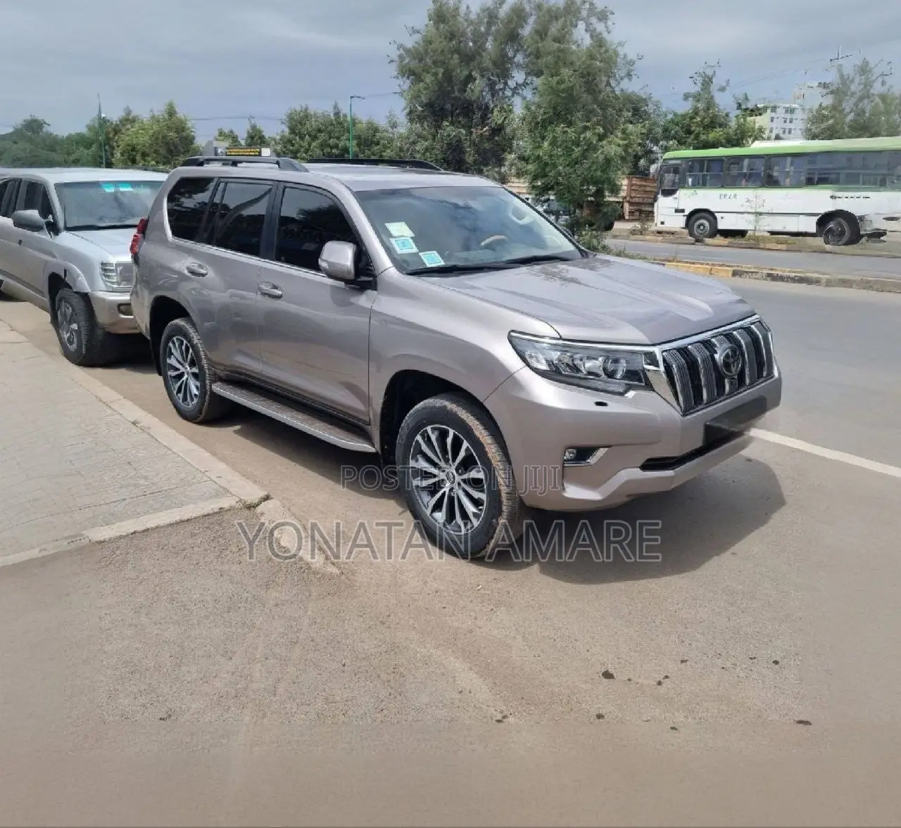 Toyota Land Cruiser 2021 Gold