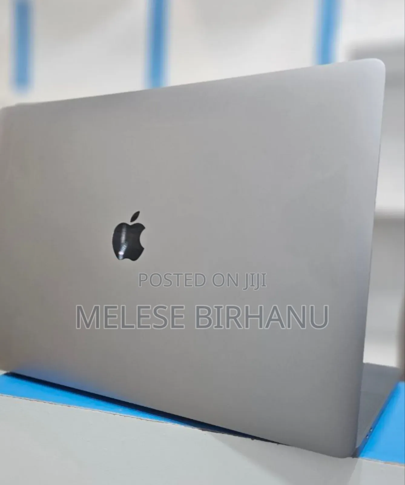 New Laptop Apple MacBook Pro 2018 32GB Intel Core I9 SSD 512GB