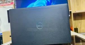 New Laptop Dell XPS 15 32GB Intel Core I7 SSD 512GB