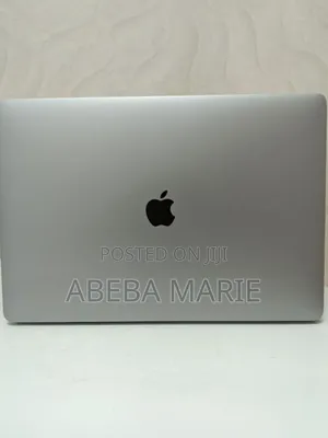 Photo - New Laptop Apple MacBook Pro 2017 16GB Intel Core 2 Quad SSD 512GB