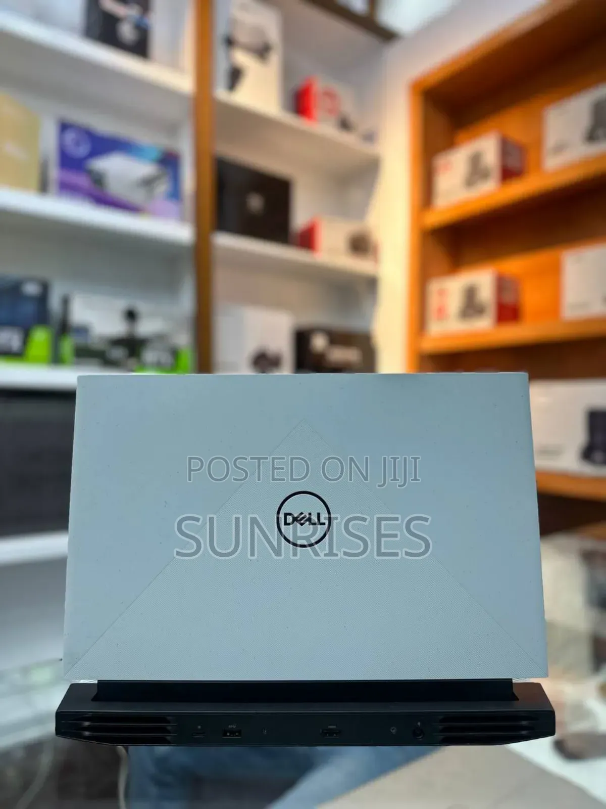 New Laptop Dell G15 5511 8GB AMD Ryzen 5 SSD 512GB